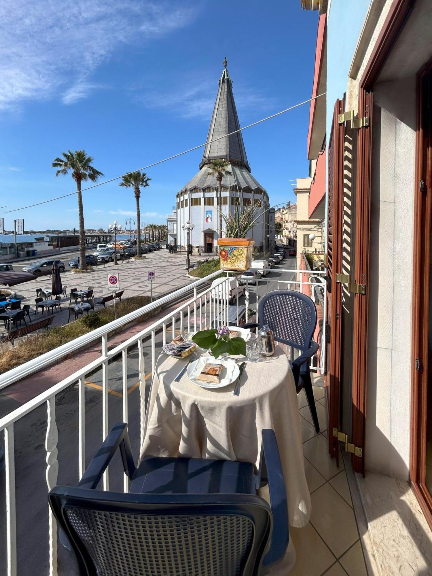 La Piazzetta Giardini-Naxos